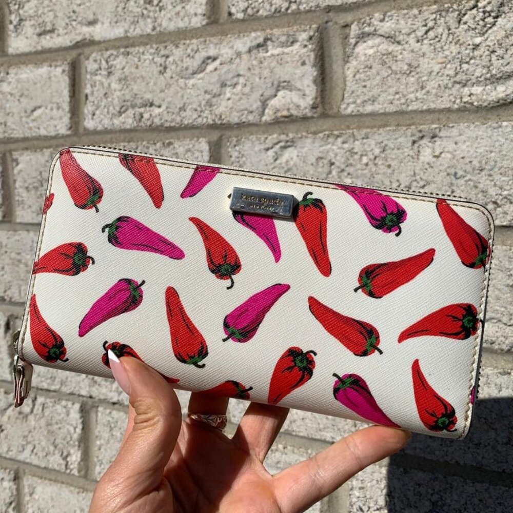 RARE Kate Spade Daycation Hot Peppers Neda Wallet